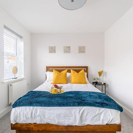 Stylish 4 Bed Family Home At Madejski, Reading University Ngoại thất bức ảnh