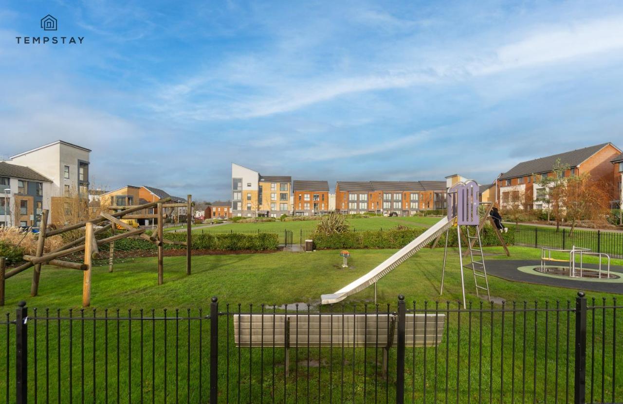 Stylish 4 Bed Family Home At Madejski, Reading University Ngoại thất bức ảnh